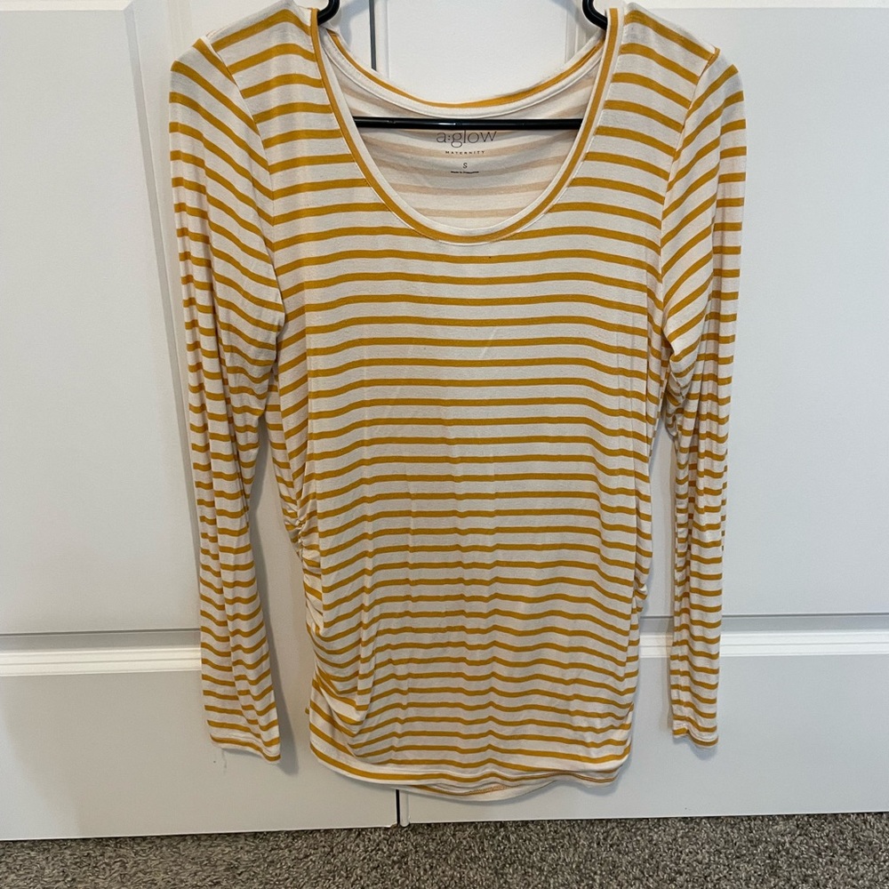 Maternity top, size small